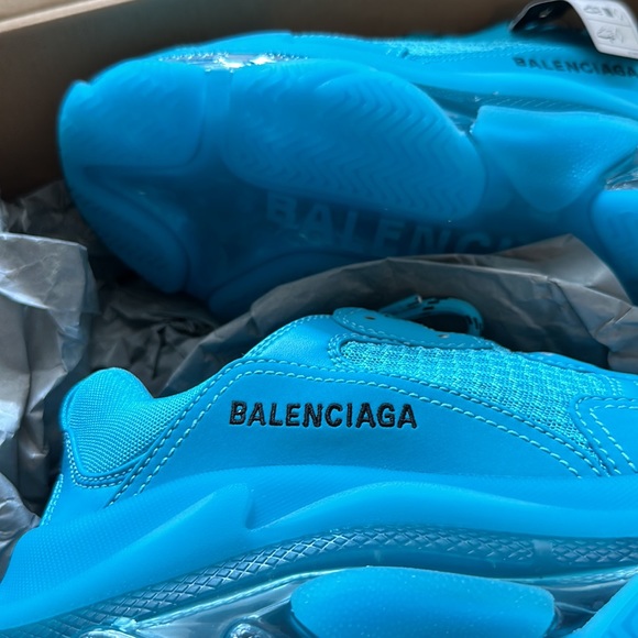 - BALENCIAGA SIZE 39 TRIPLE S NWB - Picture 2 of 7